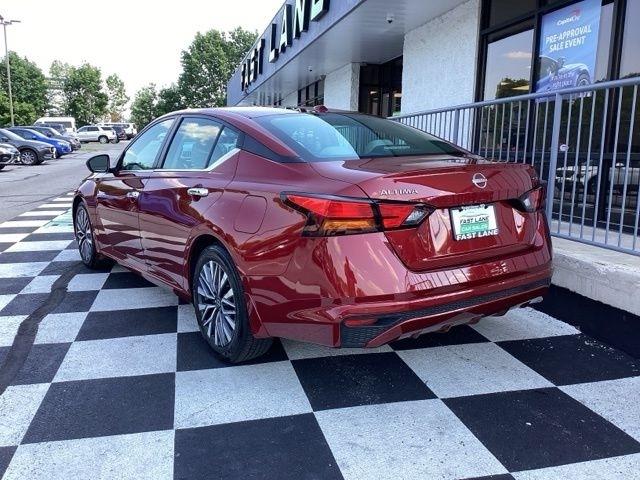Nissan Altima  2024