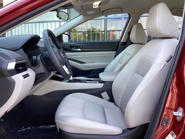 Nissan Altima  2024