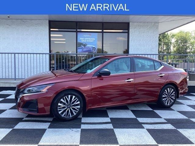 Nissan Altima  2024