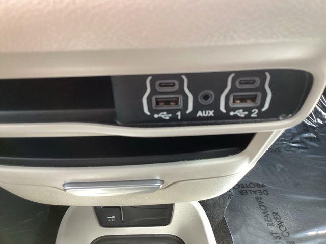 Chrysler Pacifica  2024