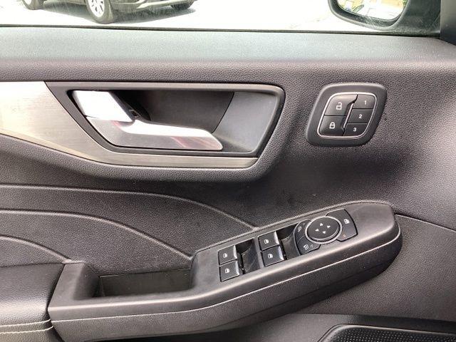 Ford Escape Hybrid  2021