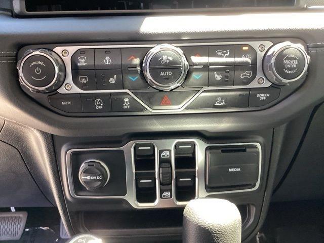 Jeep Wrangler  2025