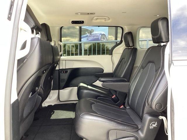 Chrysler Pacifica  2023