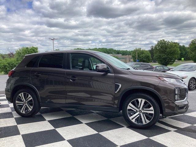 Mitsubishi Outlander Sport  2024