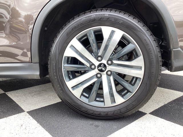 Mitsubishi Outlander Sport  2024