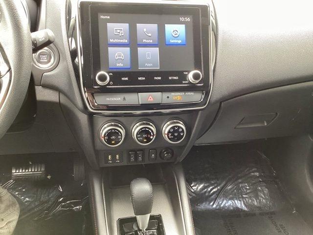Mitsubishi Outlander Sport  2024
