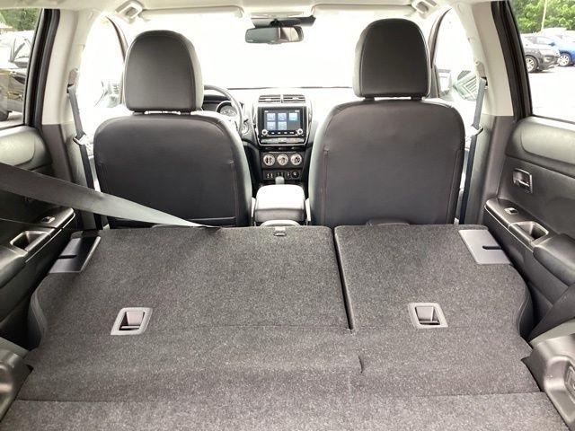 Mitsubishi Outlander Sport  2024
