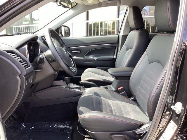 Mitsubishi Outlander Sport  2026