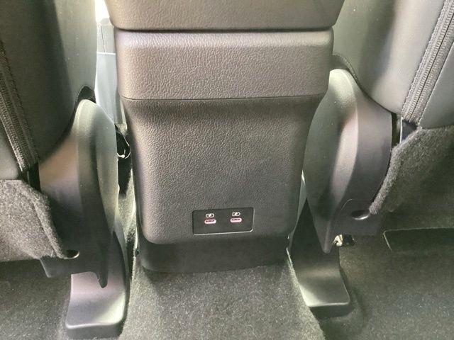 Mitsubishi Outlander Sport  2026