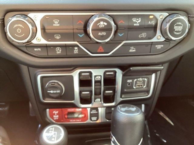 Jeep Wrangler  2025