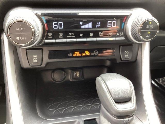 Toyota RAV4  2025