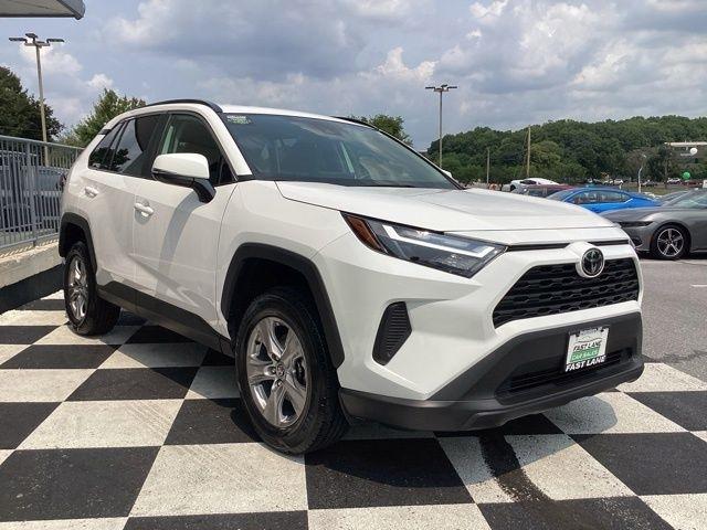 Toyota RAV4  2025