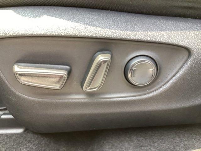 Toyota RAV4  2025