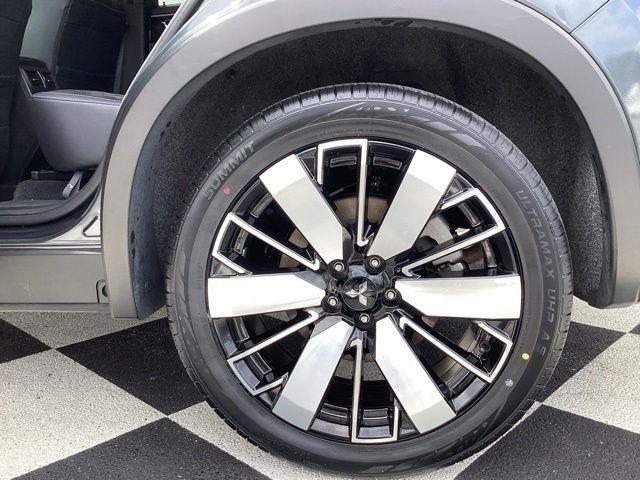 Mitsubishi Outlander  2025