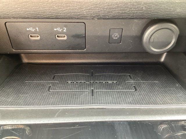 Mitsubishi Outlander  2025