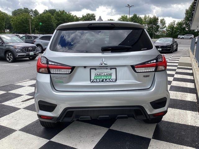 Mitsubishi Outlander Sport  2025