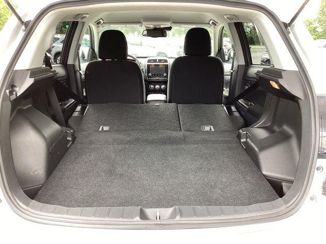 Mitsubishi Outlander Sport  2025
