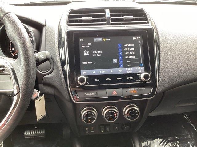 Mitsubishi Outlander Sport  2025