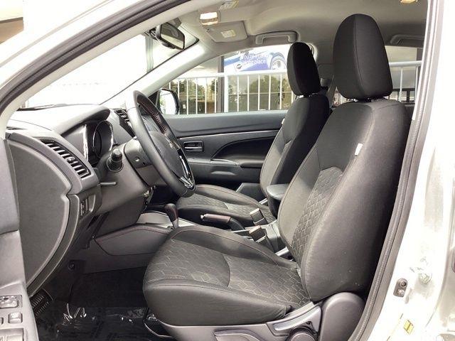 Mitsubishi Outlander Sport  2025