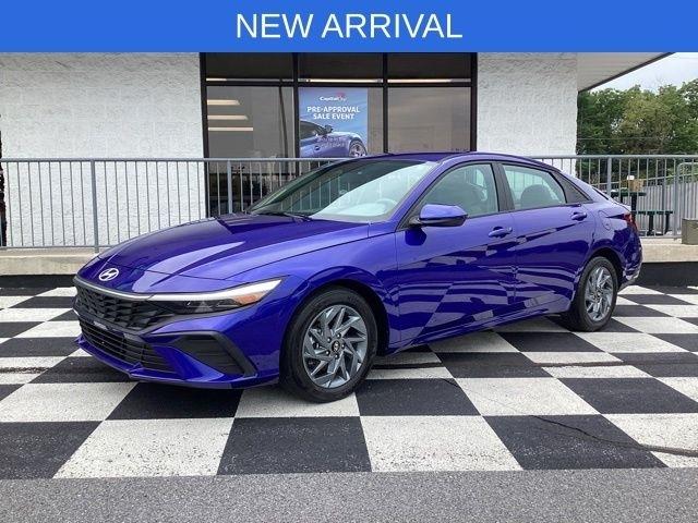 Hyundai Elantra  2024