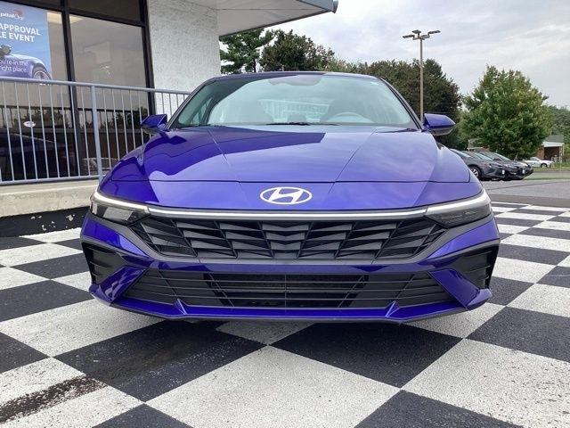 Hyundai Elantra  2024
