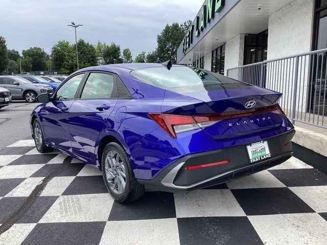 Hyundai Elantra  2024