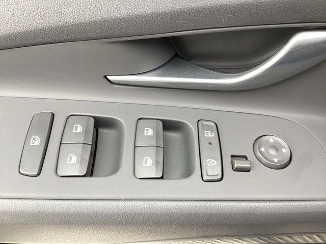 Hyundai Elantra  2024