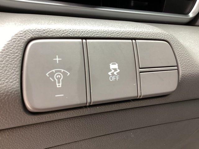 Hyundai Elantra  2024