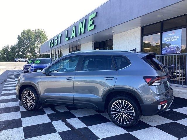 Volkswagen Taos  2025