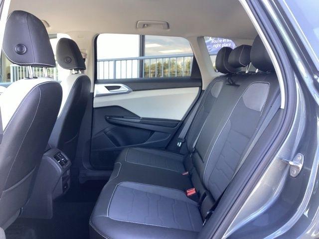 Volkswagen Taos  2025