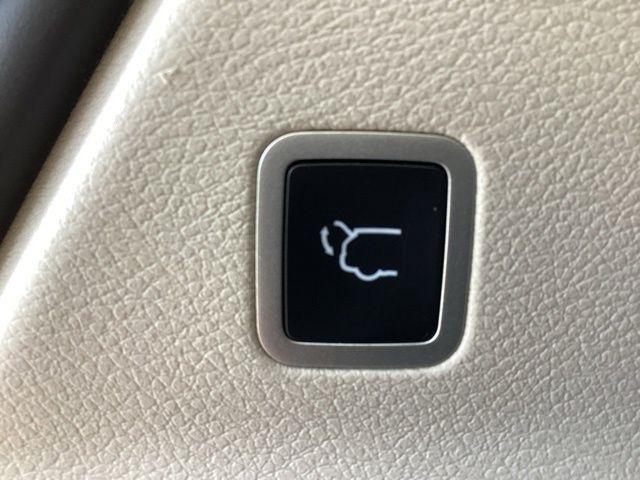 Chrysler Pacifica Hybrid  2023