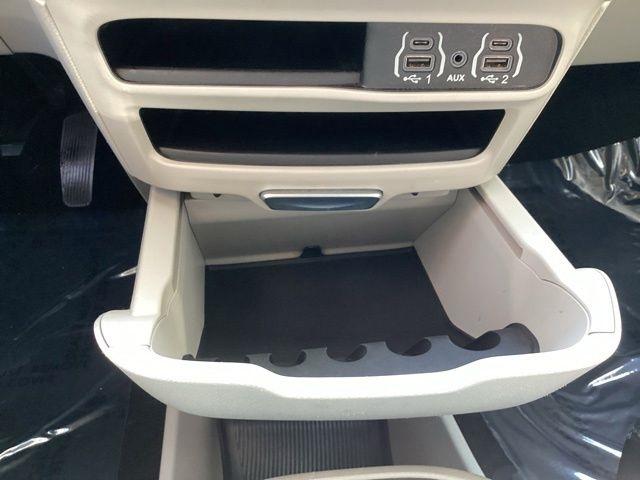 Chrysler Pacifica Hybrid  2023