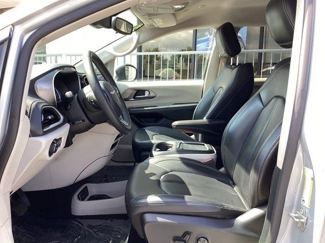 Chrysler Pacifica Hybrid  2023