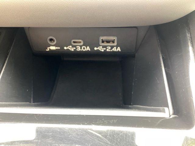Subaru Legacy photo 17