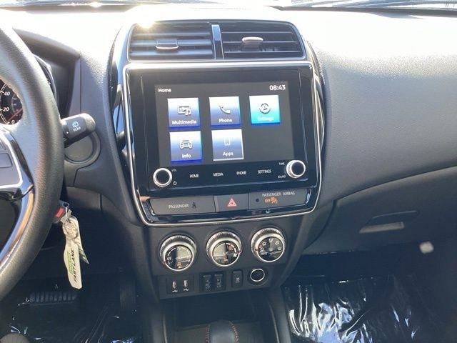 Mitsubishi Outlander Sport  2025