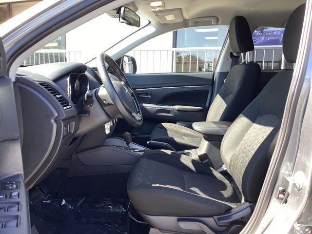 Mitsubishi Outlander Sport  2025