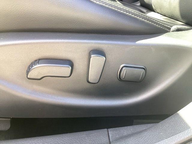 Nissan Maxima photo 12