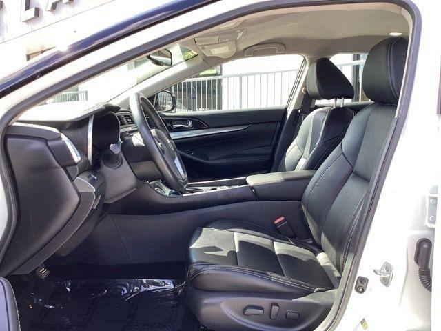 Nissan Maxima photo 22
