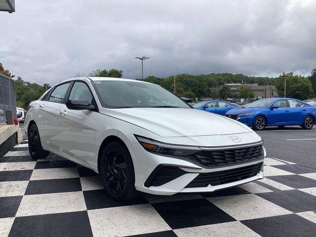 Hyundai Elantra  2026