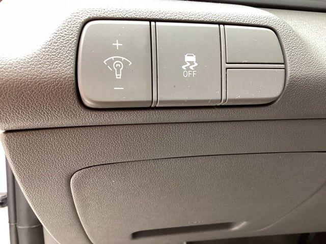 Hyundai Elantra  2026
