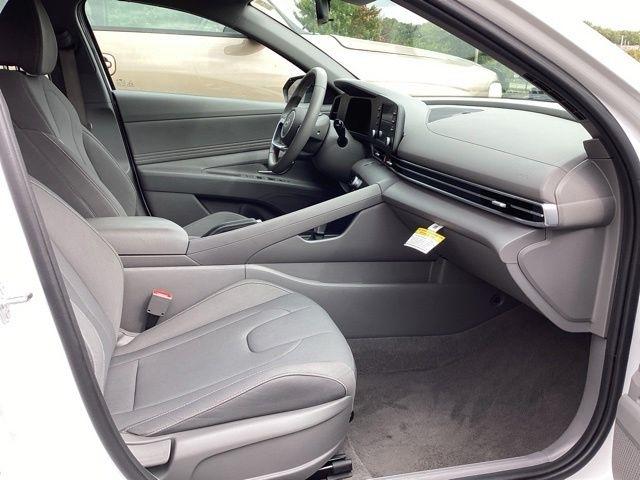 Hyundai Elantra  2026