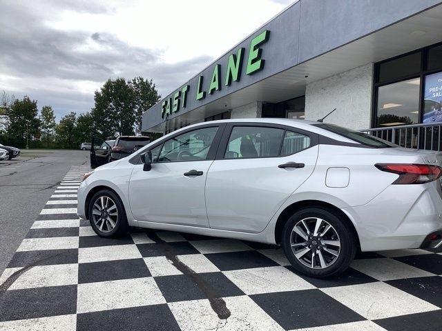 Nissan Versa  2024