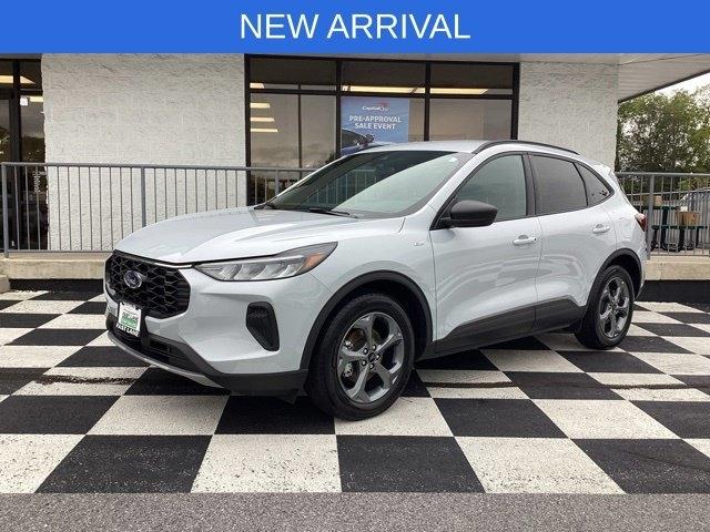 Ford Escape photo 2
