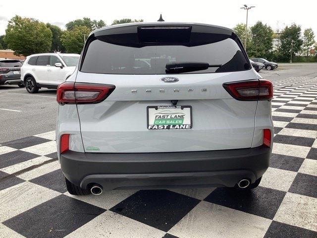 Ford Escape photo 8