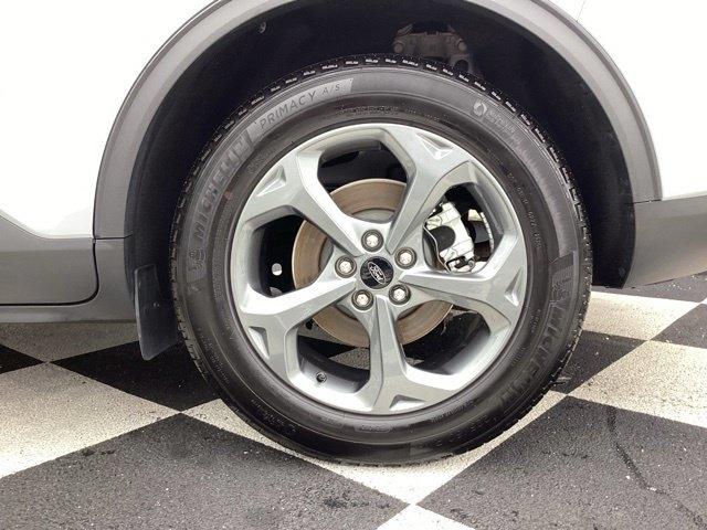 Ford Escape photo 10