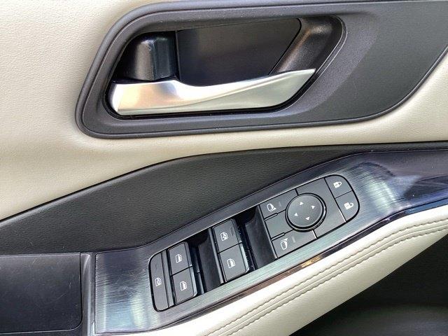 Nissan Rogue  2025