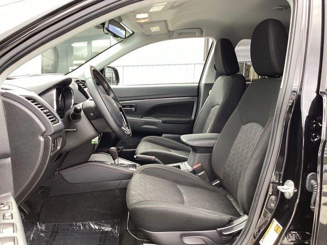 Mitsubishi Outlander Sport photo 21