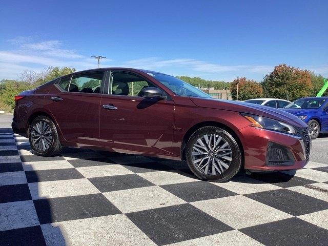Nissan Altima  2025