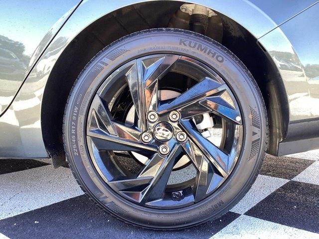 Hyundai Elantra photo 11