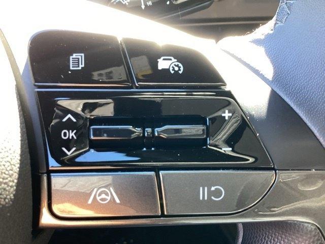 Hyundai Elantra photo 16